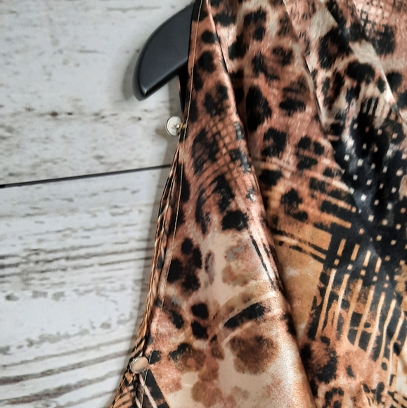 ShapeFx animal print blouse nwt - Picture 3 of 6